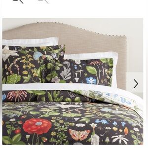 Pottery Barn poppy reversible duvet cover - Queen